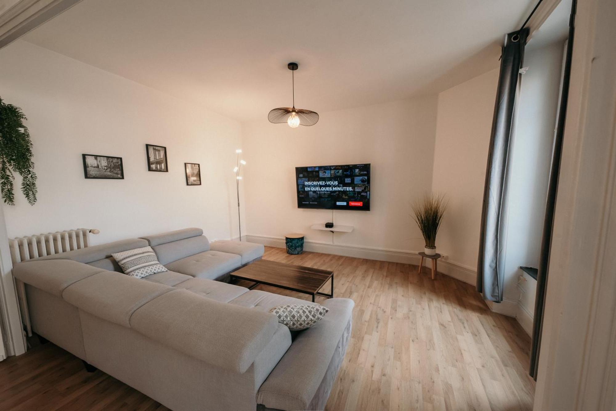 Appartement D'Alexandre Hyper Centre-Ville Charleville-Mézières Esterno foto