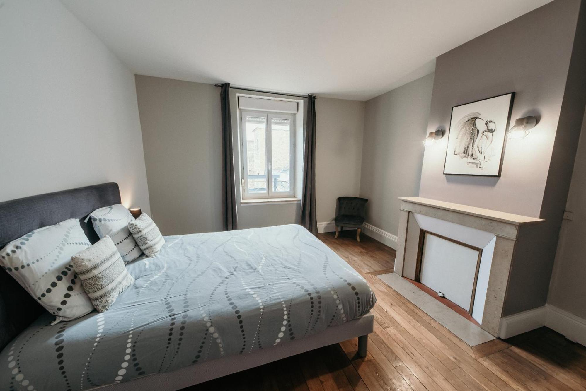 Appartement D'Alexandre Hyper Centre-Ville Charleville-Mézières Esterno foto