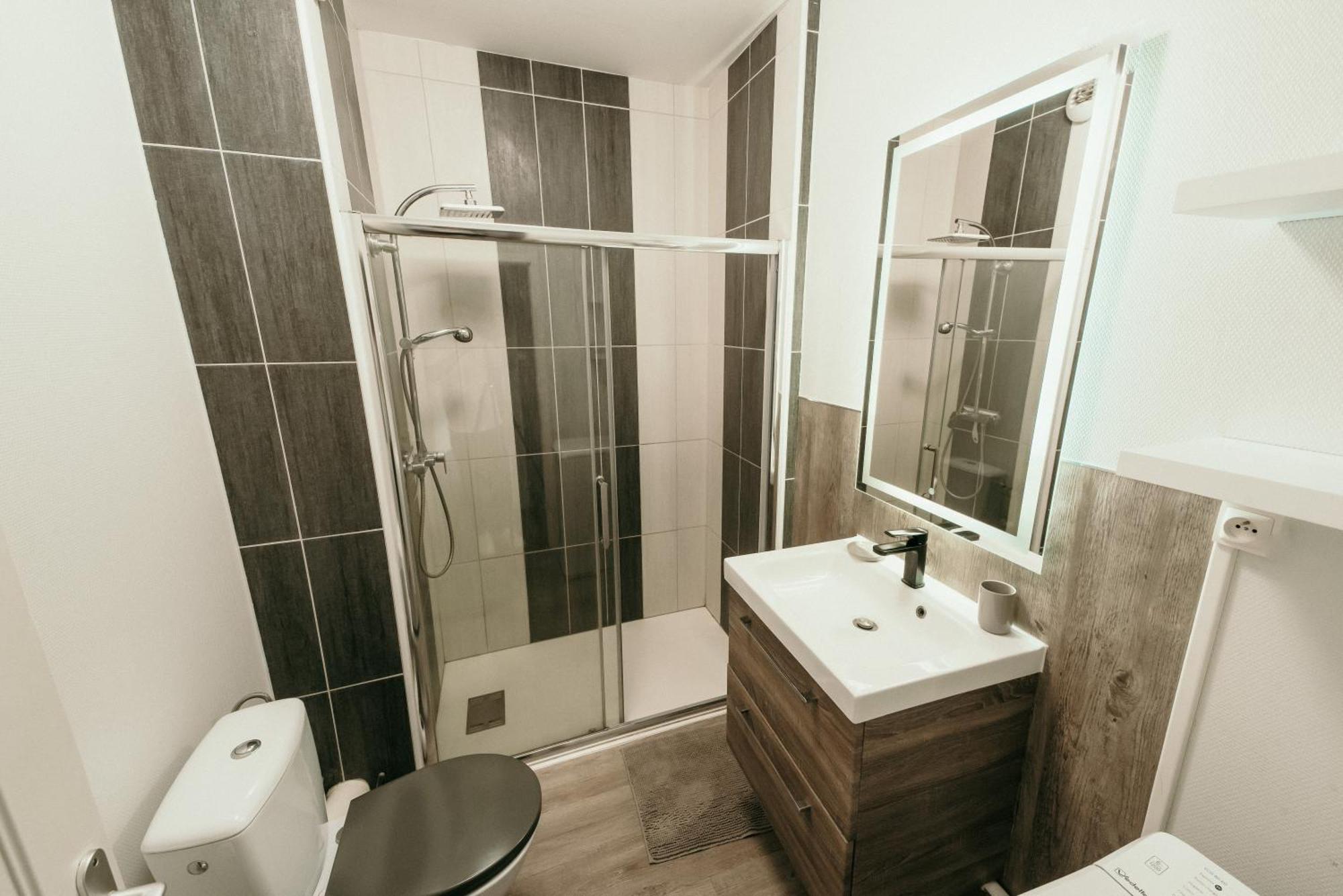 Appartement D'Alexandre Hyper Centre-Ville Charleville-Mézières Esterno foto