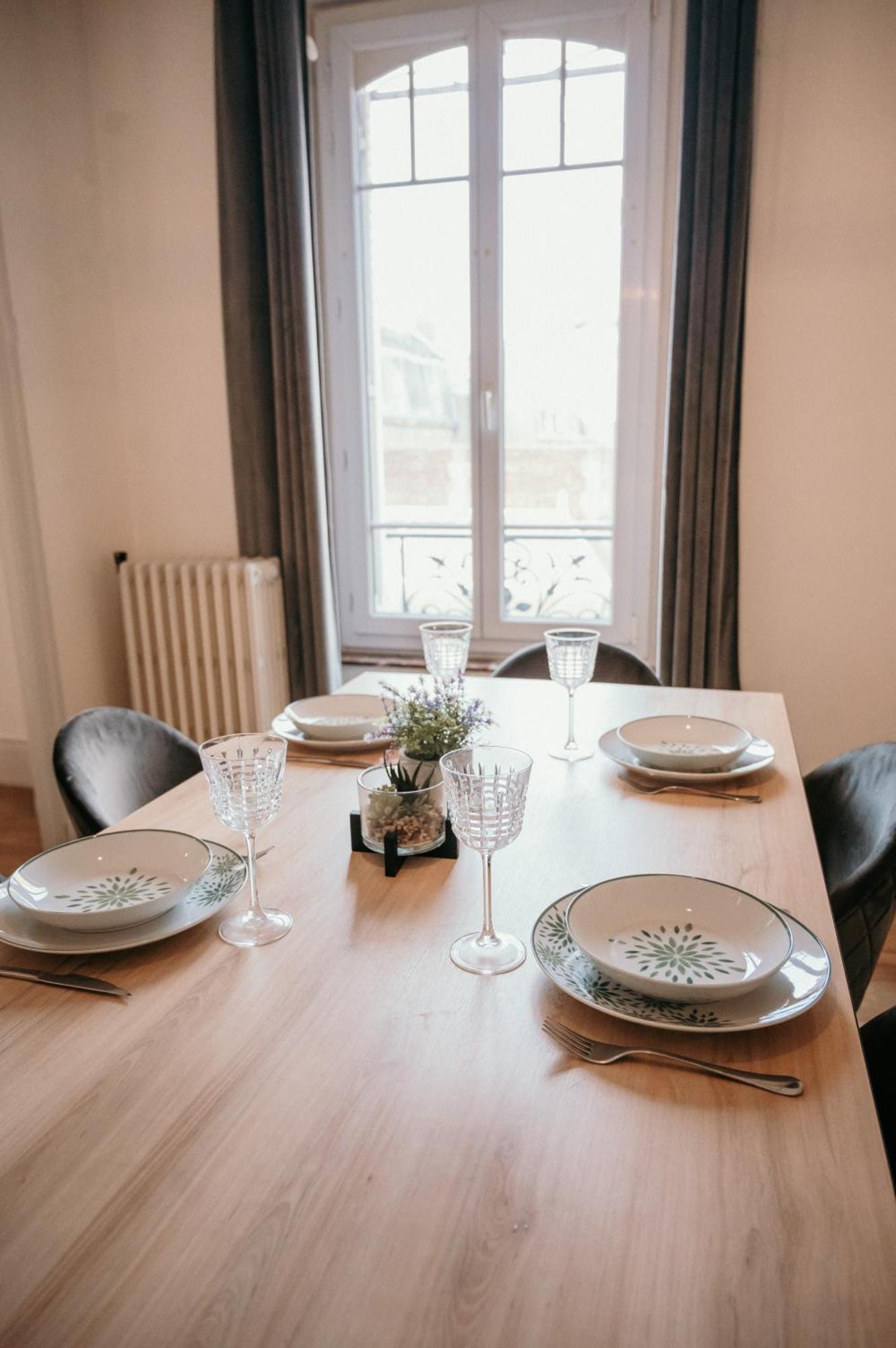 Appartement D'Alexandre Hyper Centre-Ville Charleville-Mézières Esterno foto