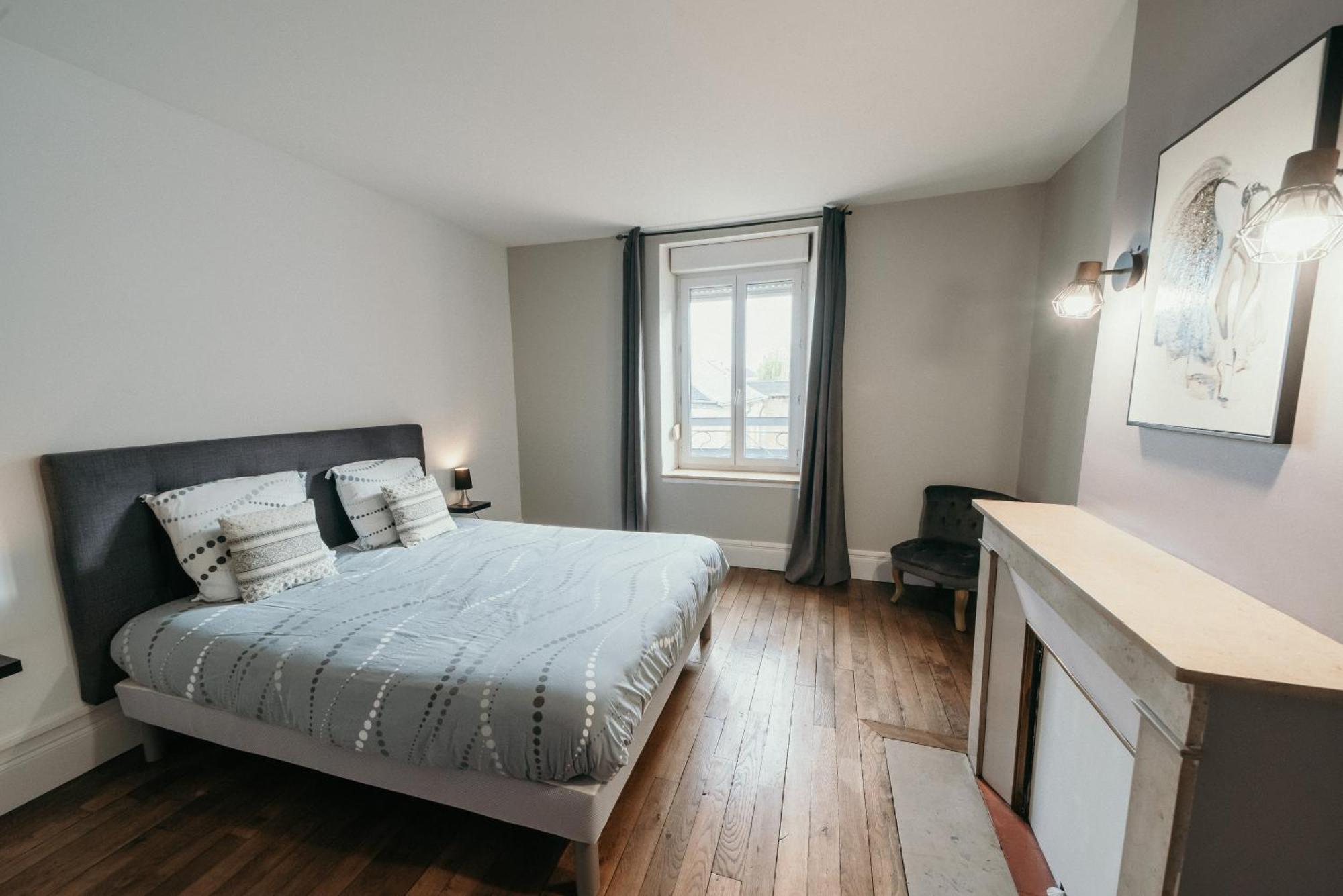 Appartement D'Alexandre Hyper Centre-Ville Charleville-Mézières Esterno foto