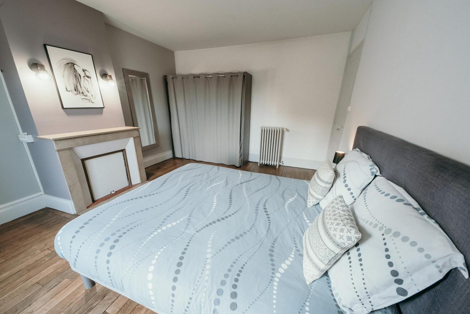 Appartement D'Alexandre Hyper Centre-Ville Charleville-Mézières Esterno foto